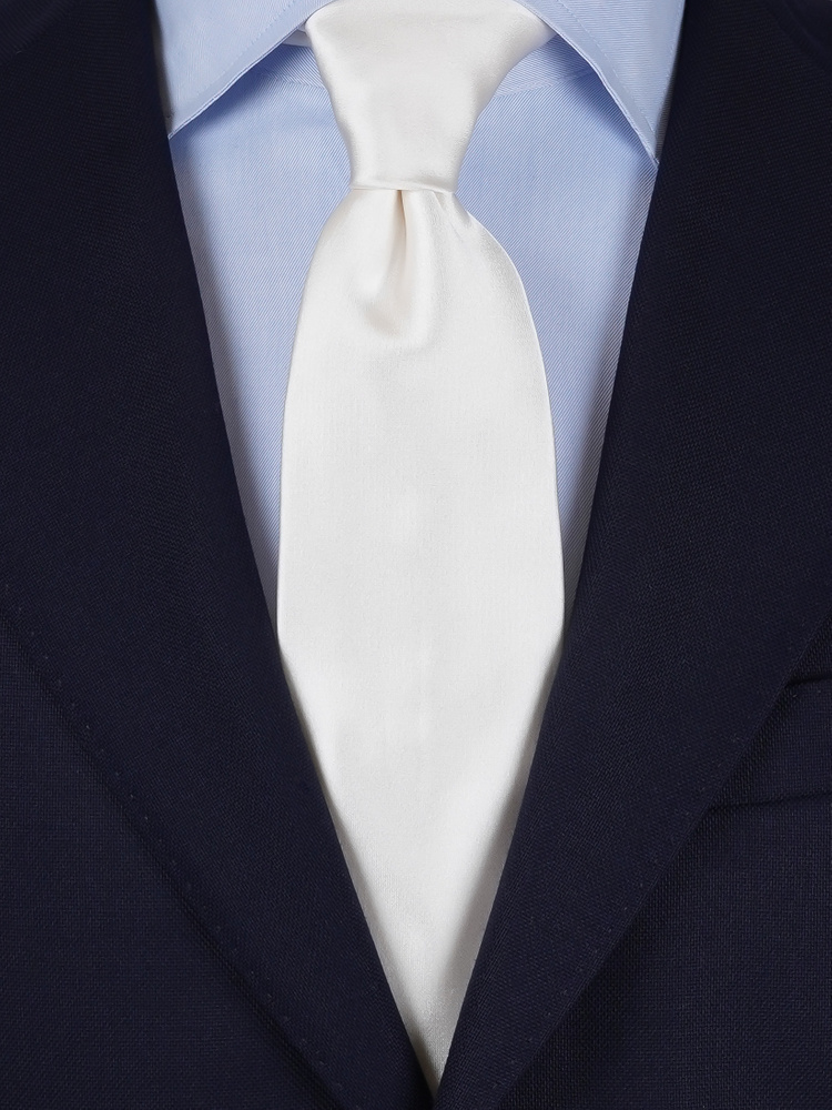 Cravata din satin alb & batista de buzunar