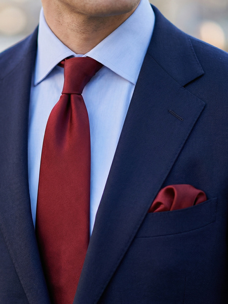 Vínový saténová kravata set s vreckovkou