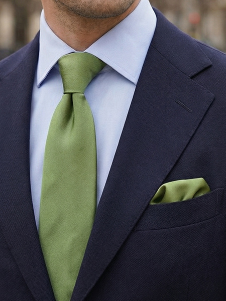 Ljus olivgrön satinslips & näsduk