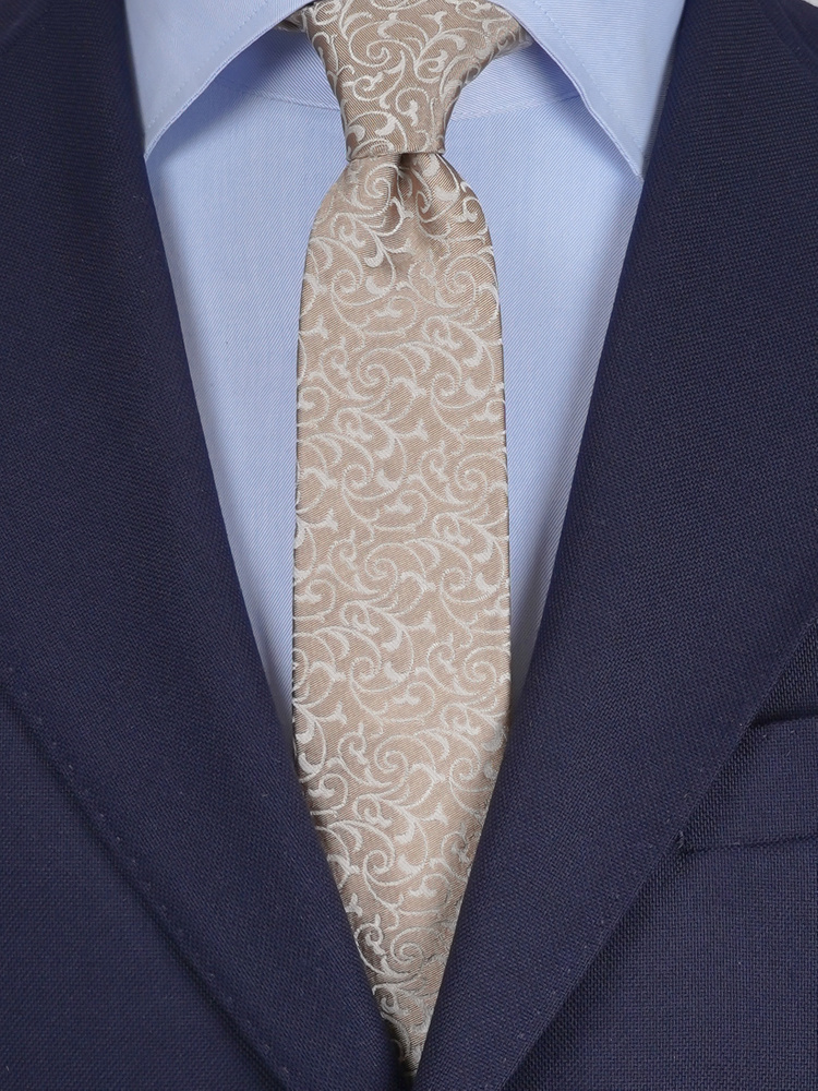 Aranybézs keskeny selyem nyakkendő díszzsebkendővel