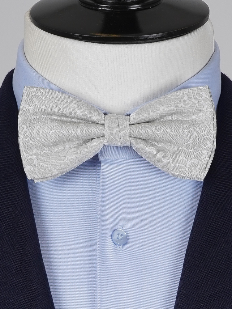 Vaalea hopea silkkirusetti & taskuliina