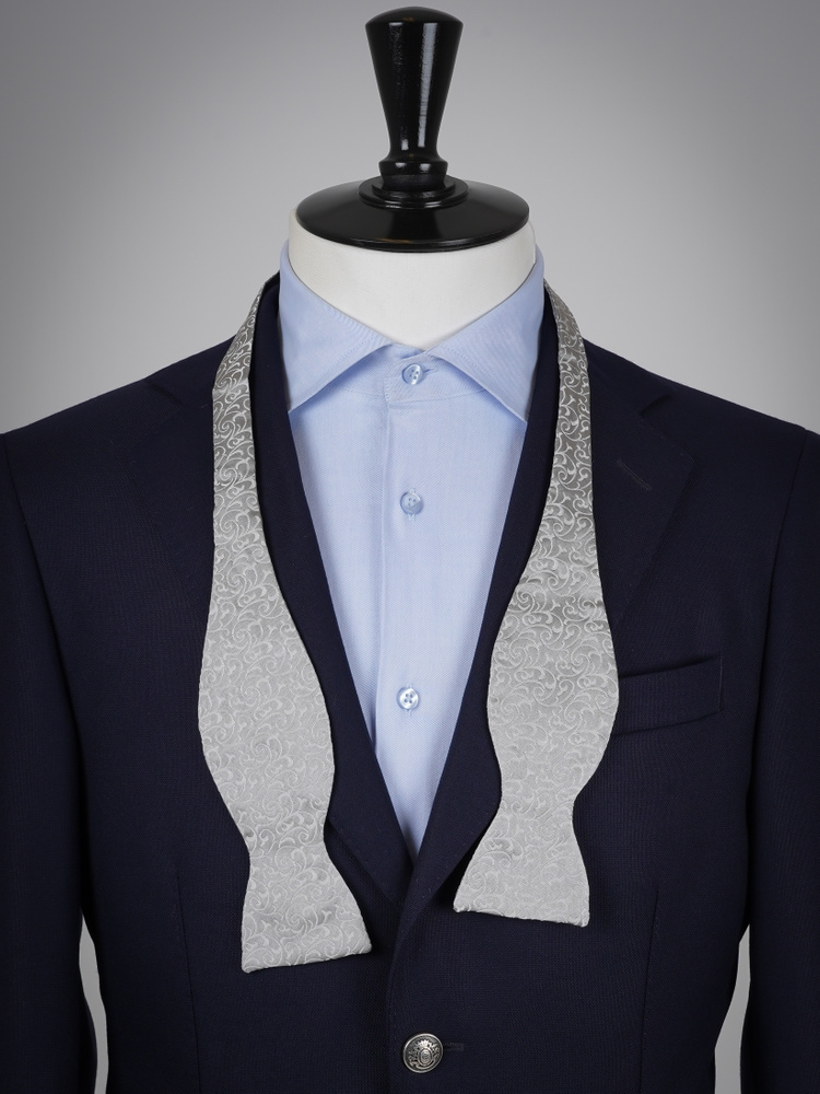 Hopea solmittava silkkirusetti & taskuliina