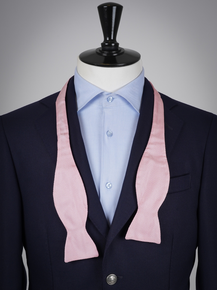 Ljusrosa oknuten grenadinfluga & näsduk