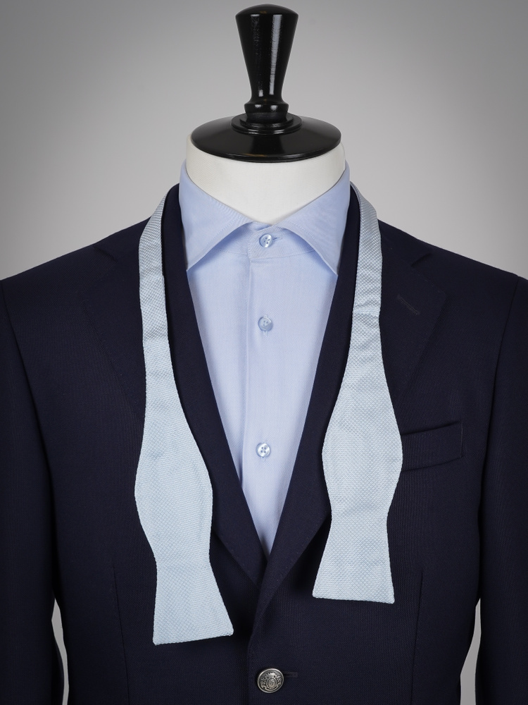 Ljusblå oknuten grenadinfluga & näsduk