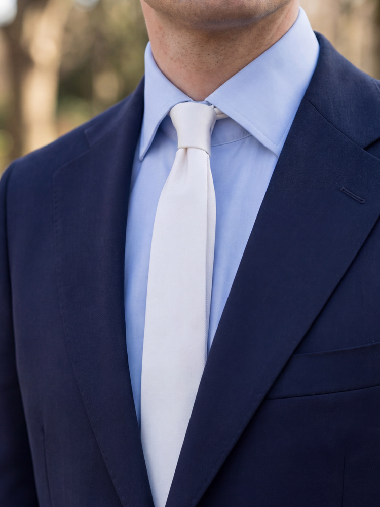 Extra skinny white tie