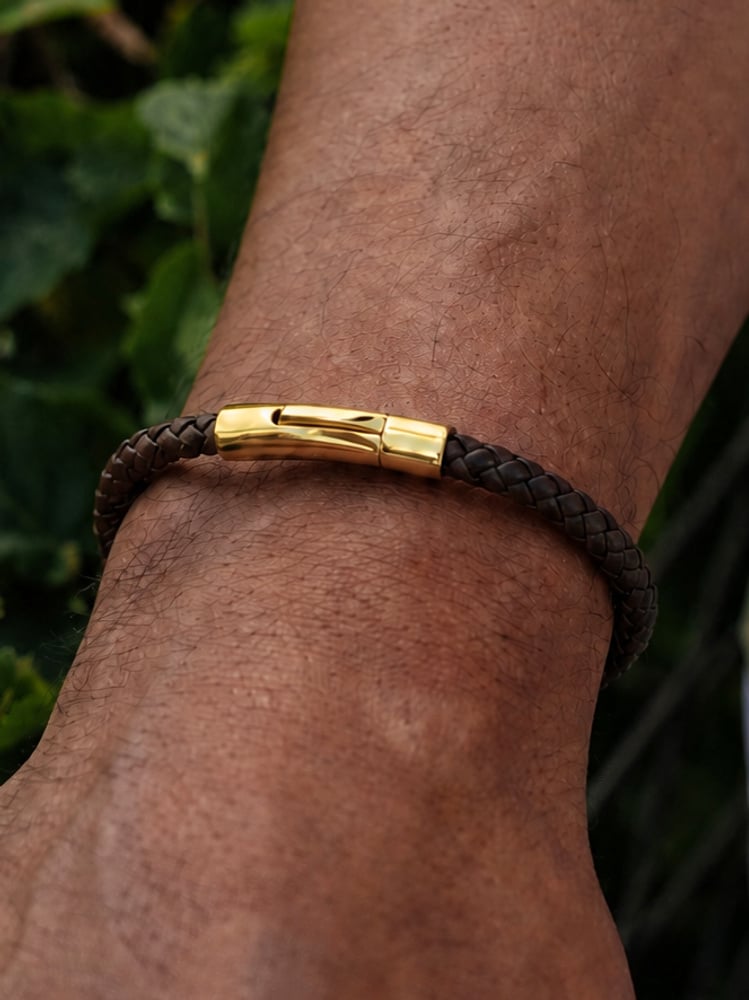 Dark brown leather bracelet gold