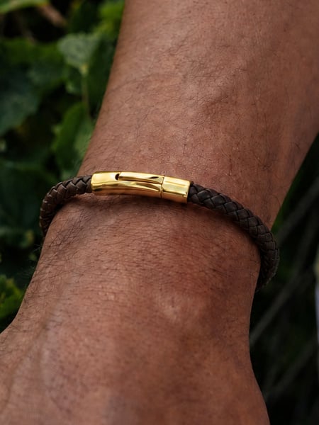 Dark brown leather bracelet gold