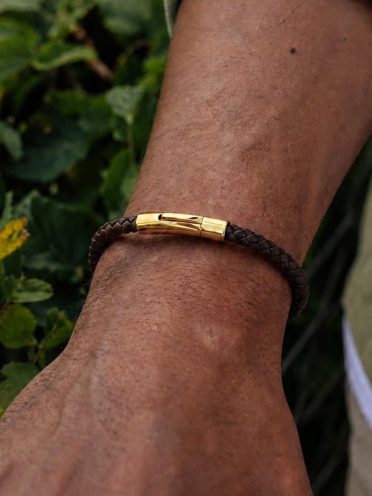 Dark brown leather bracelet gold