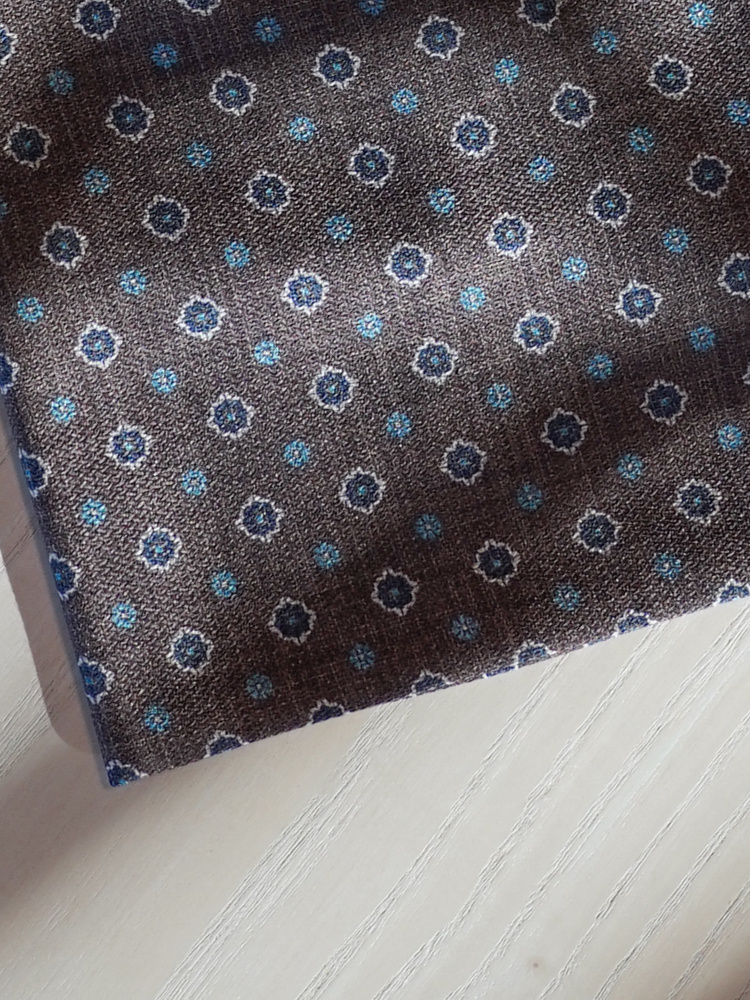 Brunt prikket lommeklud Lago