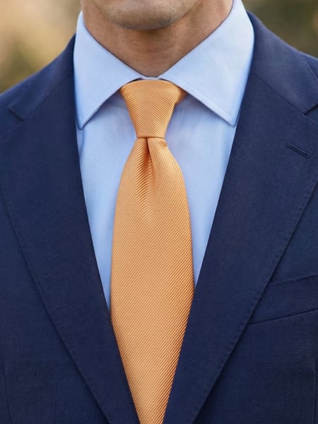 Corbata amarillo crema