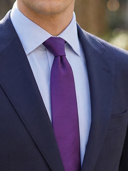Wąski krawat ciemnofioletowy