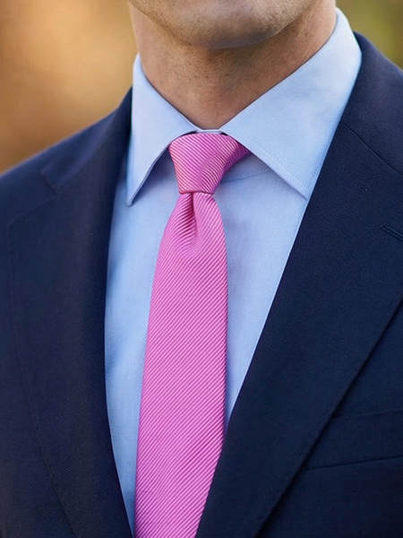 Wąski krawat fuksja