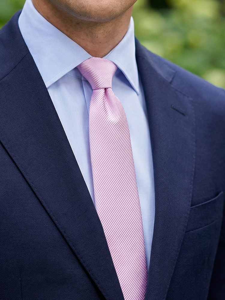 Wąski krawat bardzo jasnofioletowy