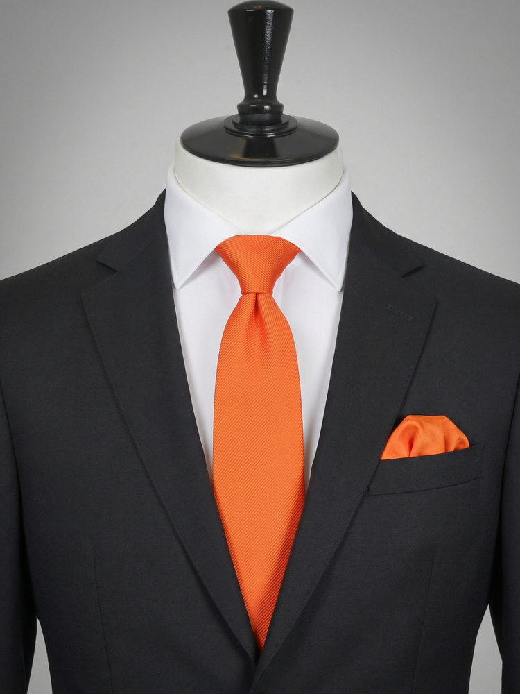 Πορτοκαλί γραβάτακαι μαντήλι τσέπης