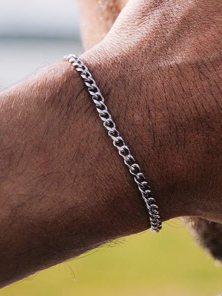 4 mm | Silberfarbenes Gliederarmband aus Edelstahl