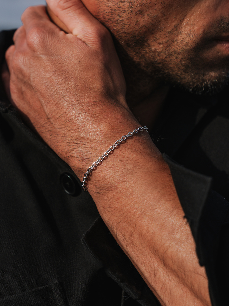 4 mm | Silberfarbenes Gliederarmband aus Edelstahl