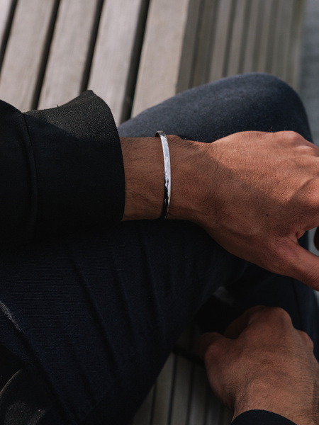 Armband Bangle | Gehamerd zilver