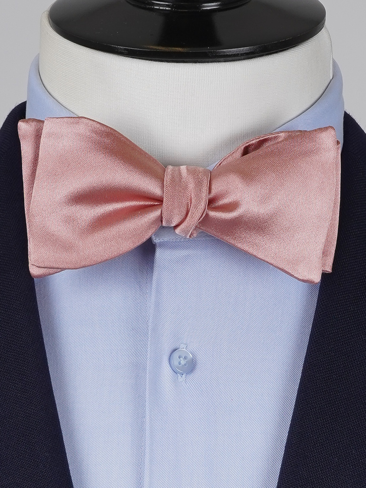 Old pink self-tie bow tie