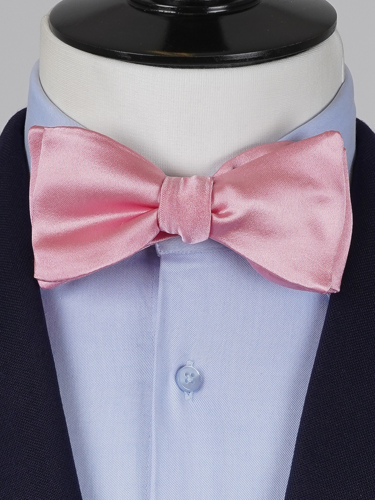 Light pink self-tie bow tie