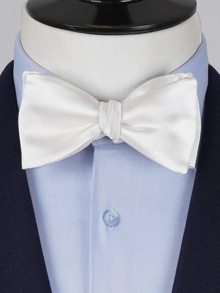 White self-tie bow tie