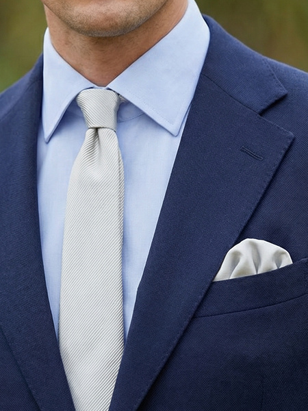 Ανοιχτό ασημί στενή γραβάτα και μαντήλι τσέπης