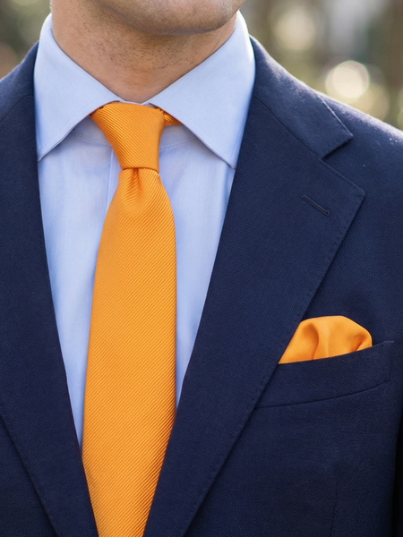 Corbata estrecha amarillo mandarina & pañuelo de bolsillo