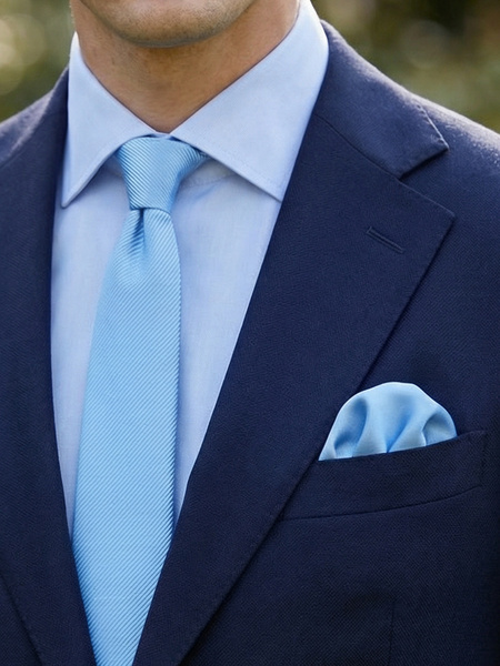 Gravata estreita azul claro & lenço de bolso