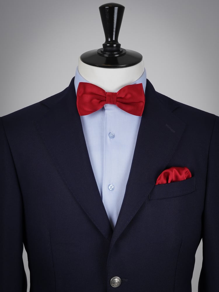 Kirschrote Fliege & Einstecktuch