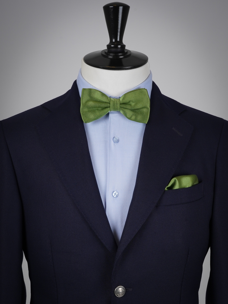 Hellolivgrüne Fliege & Einstecktuch