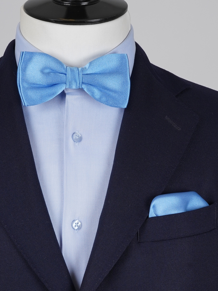 Hellblaue Fliege & Einstecktuch