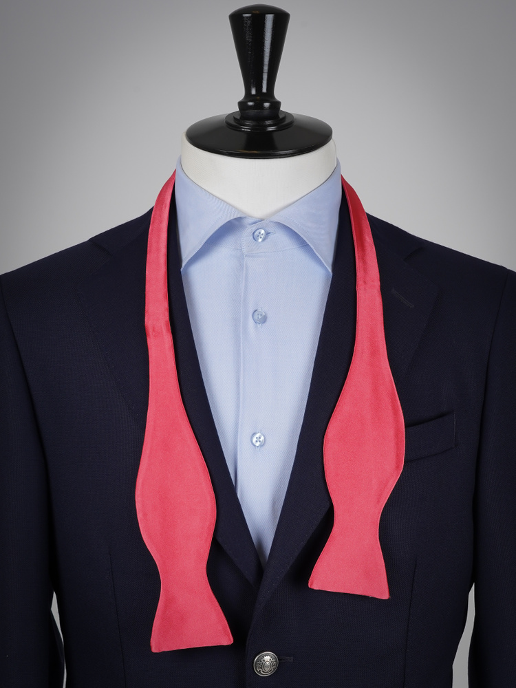 Selbstbinder Korallenfarbene Fliege & Einstecktuch