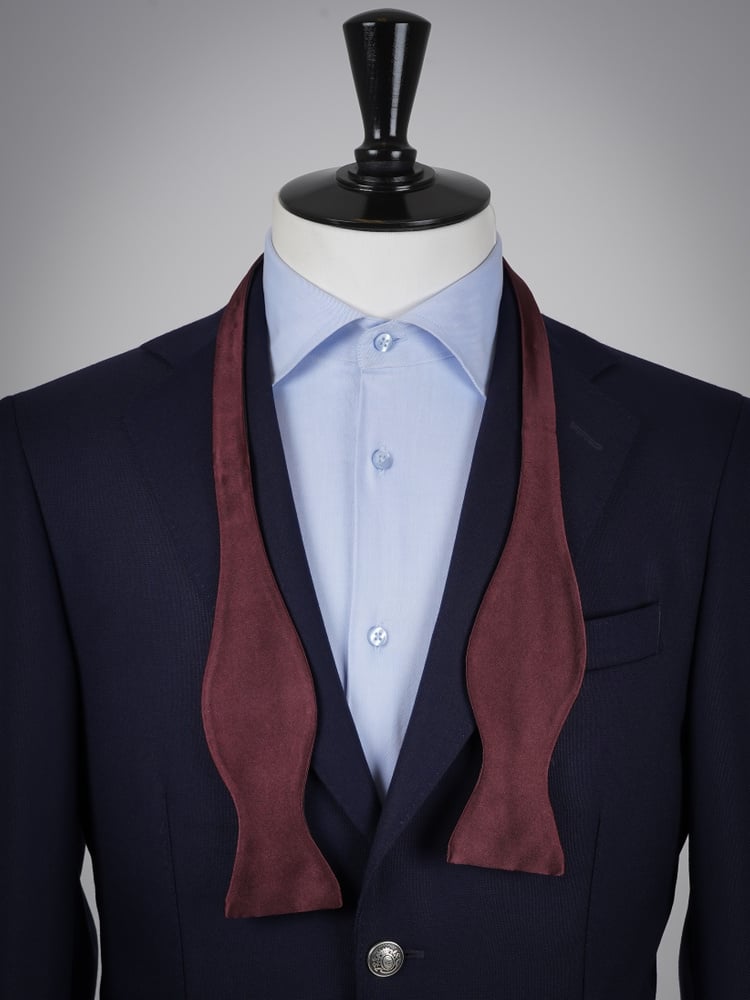 Selbstbinder Dunkelweinrote Fliege & Einstecktuch