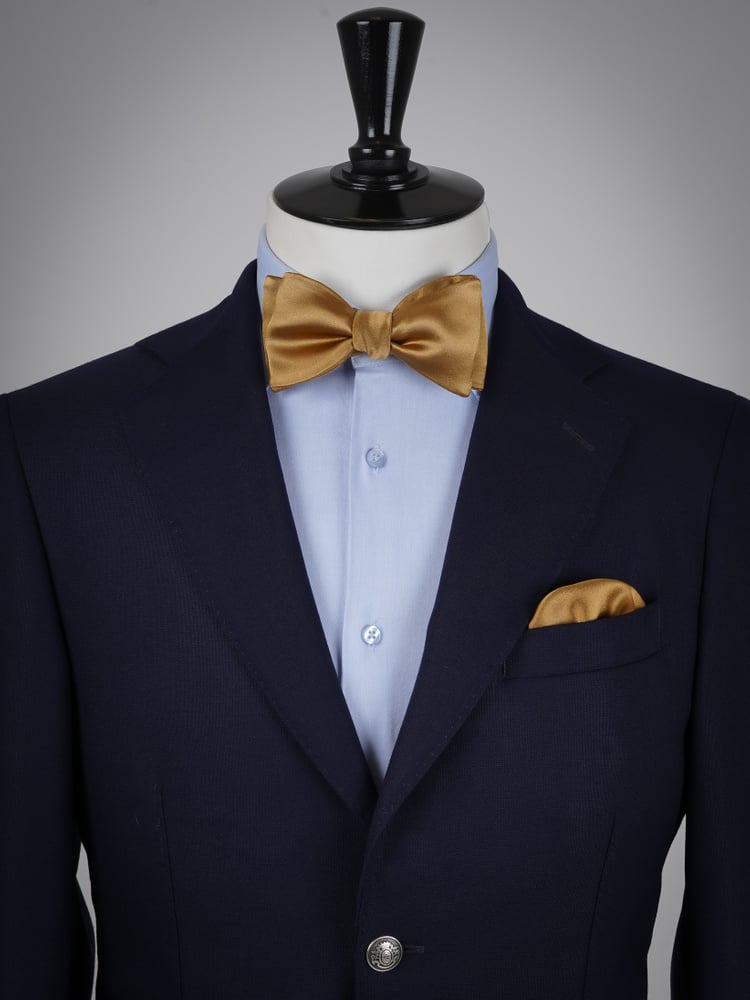 Selbstbinder Goldbraune Fliege & Einstecktuch