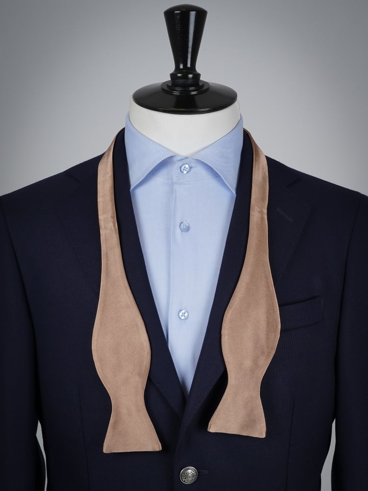 Selbstbinder Khakibraune Fliege & Einstecktuch