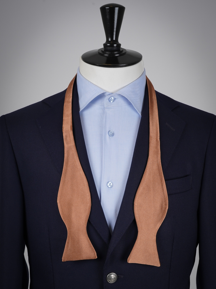 Selbstbinder Hellbraune Fliege & Einstecktuch