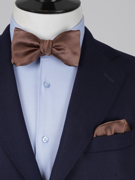 Selbstbinder Dunkelbraune Fliege & Einstecktuch