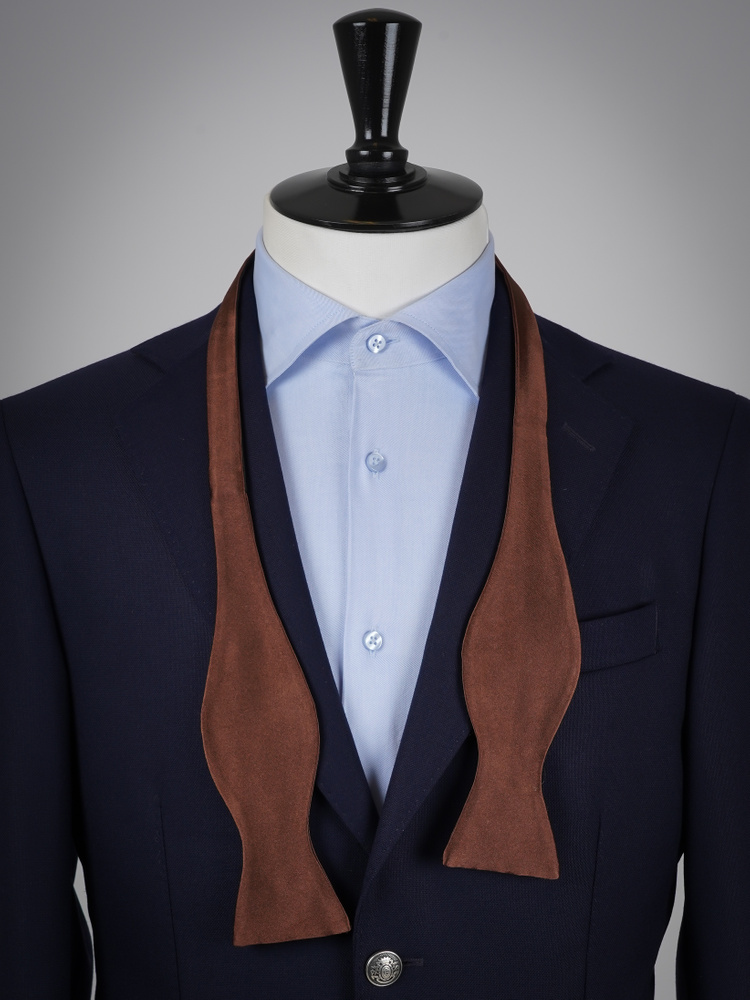 Selbstbinder Mitternachtsbraune Fliege & Einstecktuch