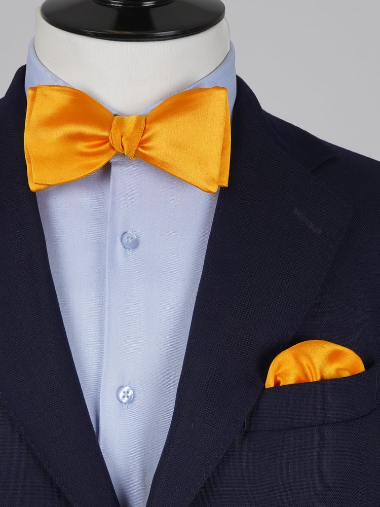 Selbstbinder Mandarinengelbe Fliege & Einstecktuch