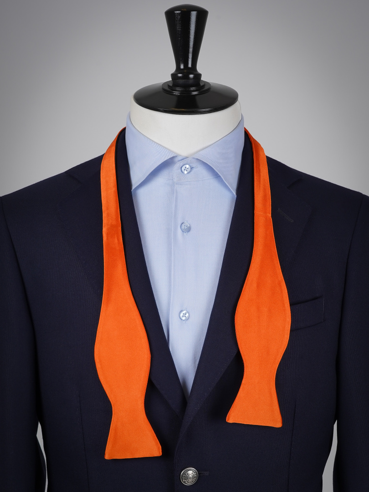 Selbstbinder Orangefarbene Fliege & Einstecktuch