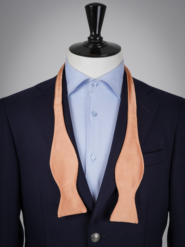 Selbstbinder Apricotfarbene Fliege & Einstecktuch