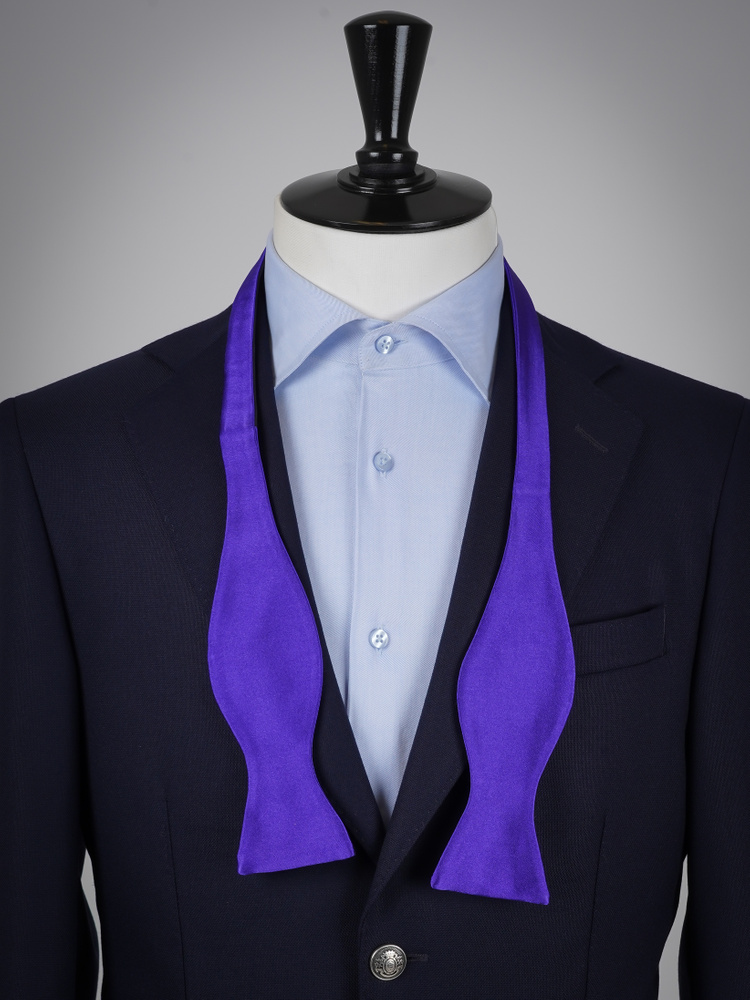 Selbstbinder Indigoblaue Fliege & Einstecktuch