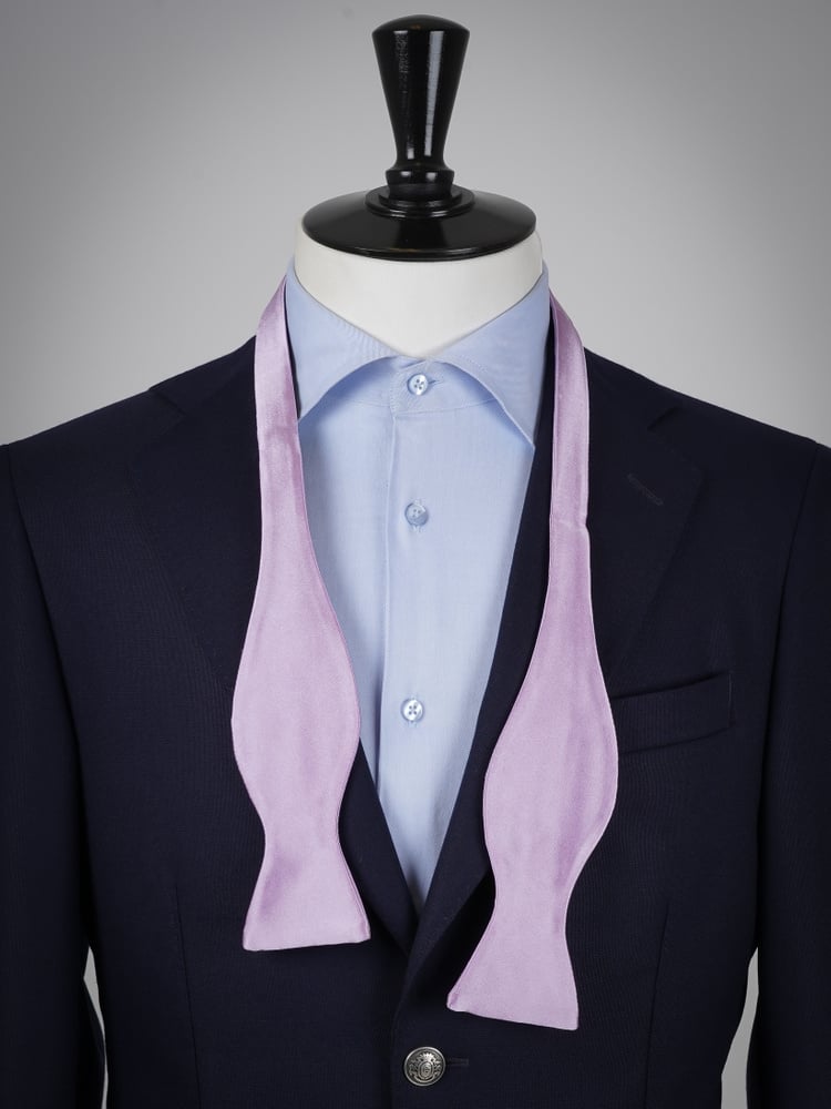 Selbstbinder Extra helllila Fliege & Einstecktuch