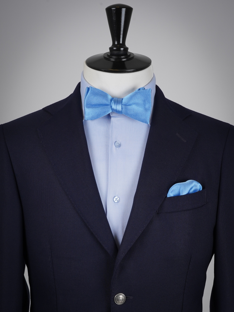 Selbstbinder Hellblaue Fliege & Einstecktuch