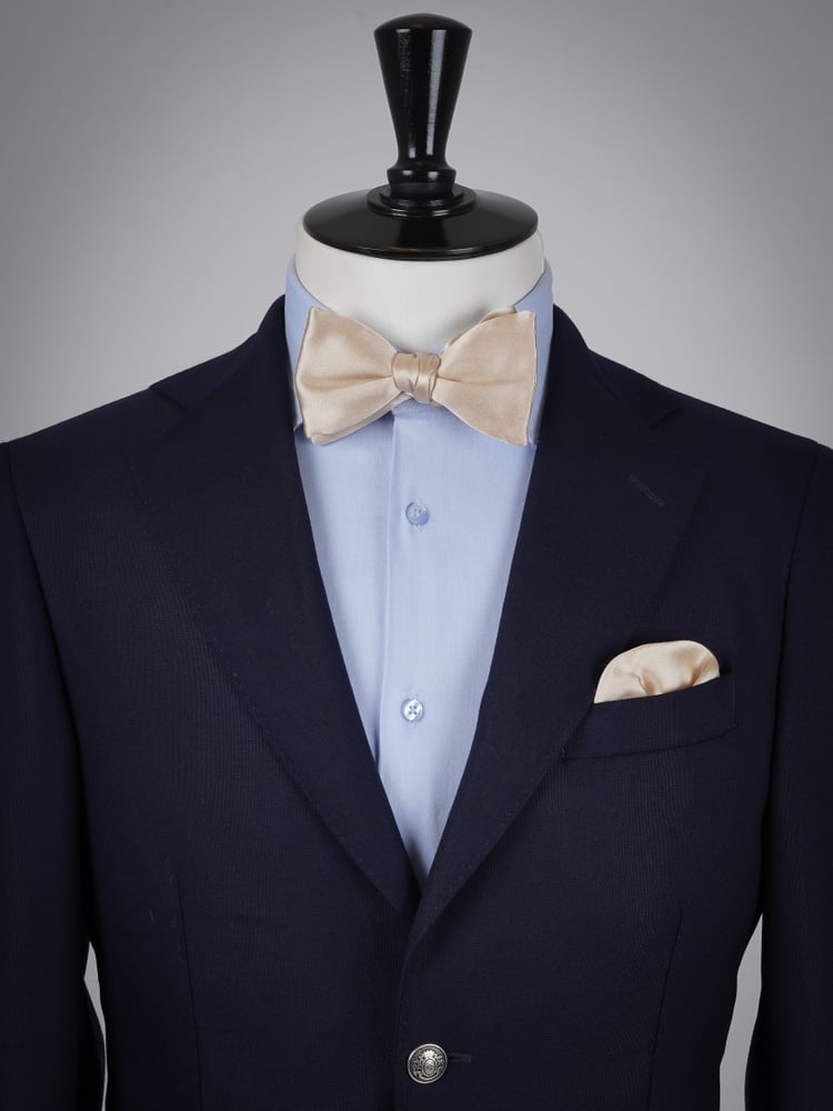 Selbstbinder Champagnerfarbene Fliege & Einstecktuch