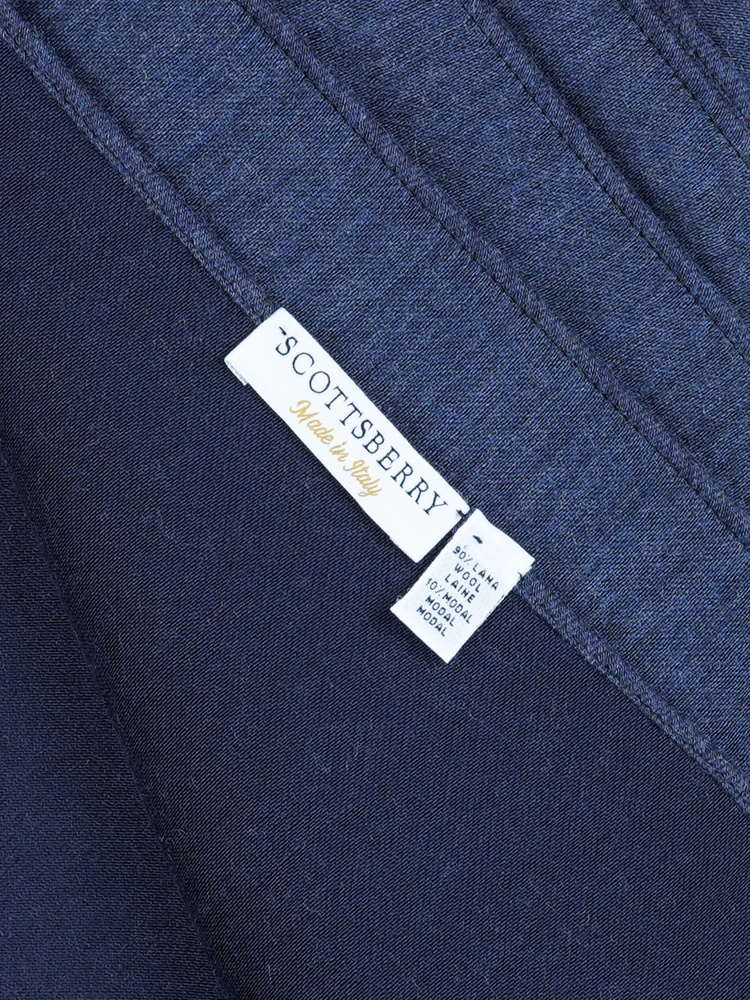 Kék és tengerészkék gyapjúsál Neive