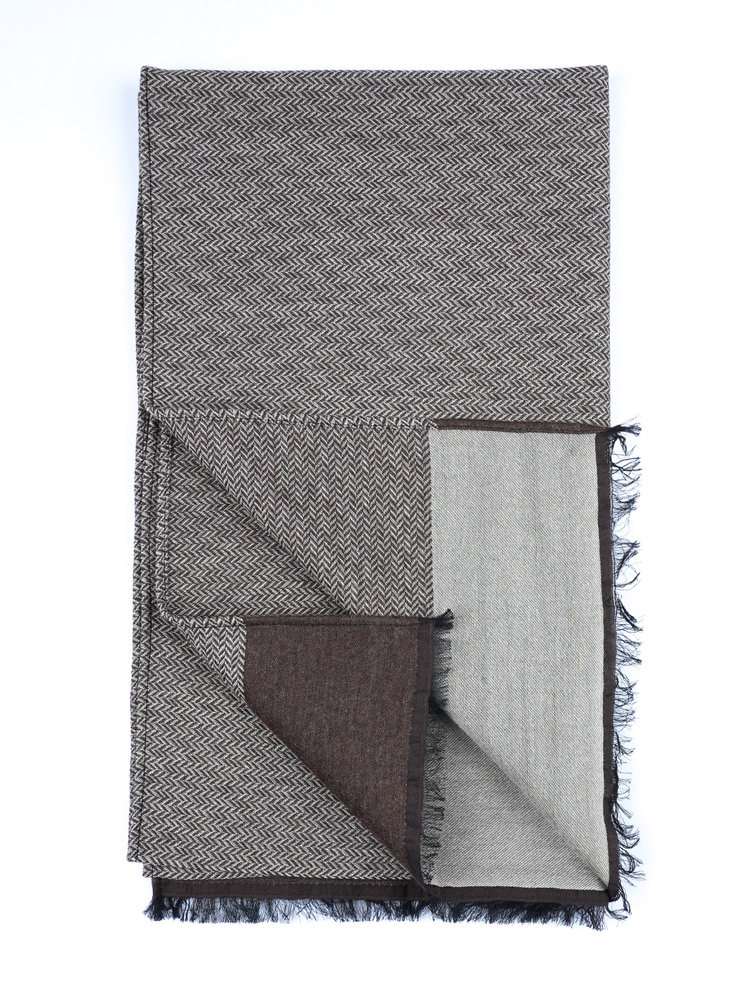 Barna gyapjúsál halszálka mintával Erice